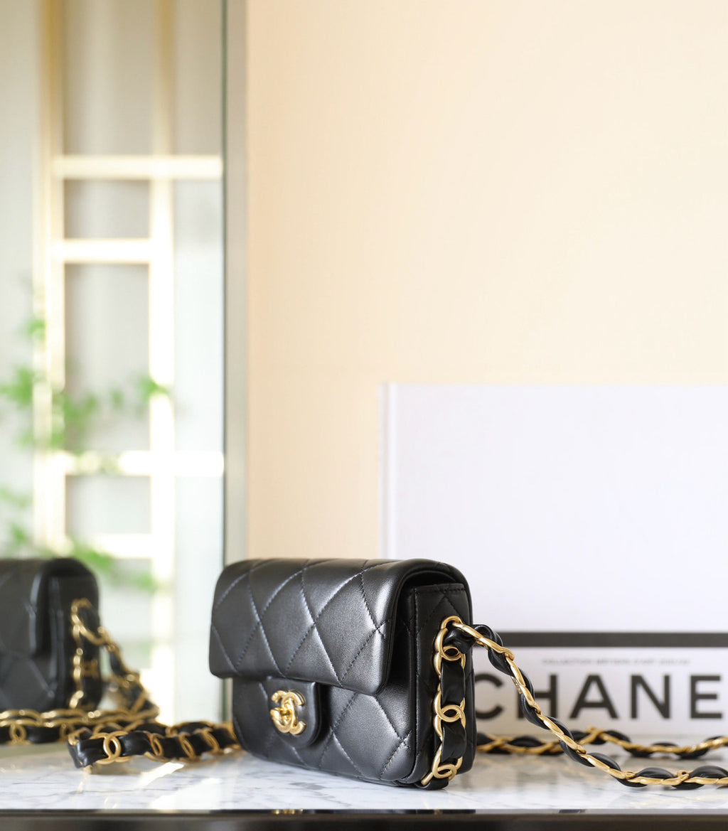 CHANEL FALL-WINTER 2024/25   SMALL FLAP BAG BLACK
