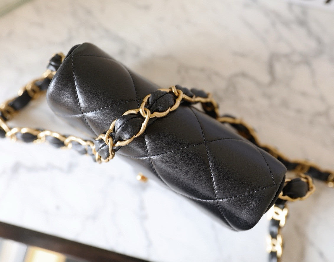 CHANEL FALL-WINTER 2024/25   SMALL FLAP BAG BLACK