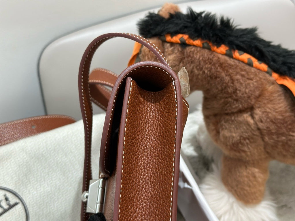 Hermes Sac a depeches 21 bag Gold Togo Leather Hermes