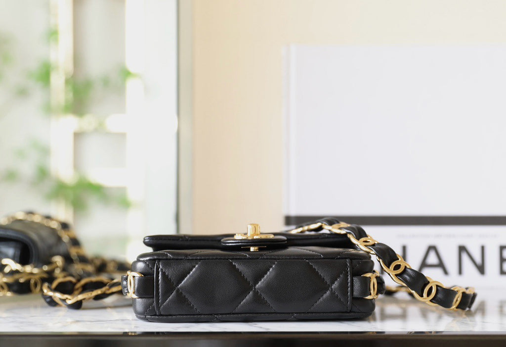 CHANEL FALL-WINTER 2024/25   SMALL FLAP BAG BLACK