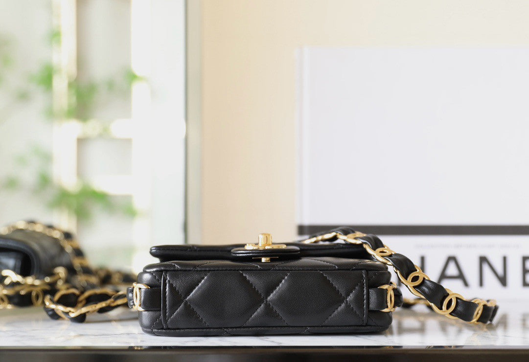 CHANEL FALL-WINTER 2024/25   SMALL FLAP BAG BLACK