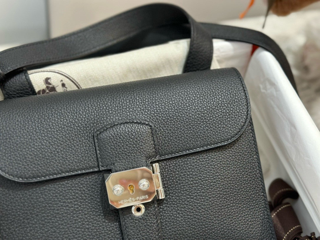 Hermes Sac a depeches 21 bag Black Togo Leather Hermes
