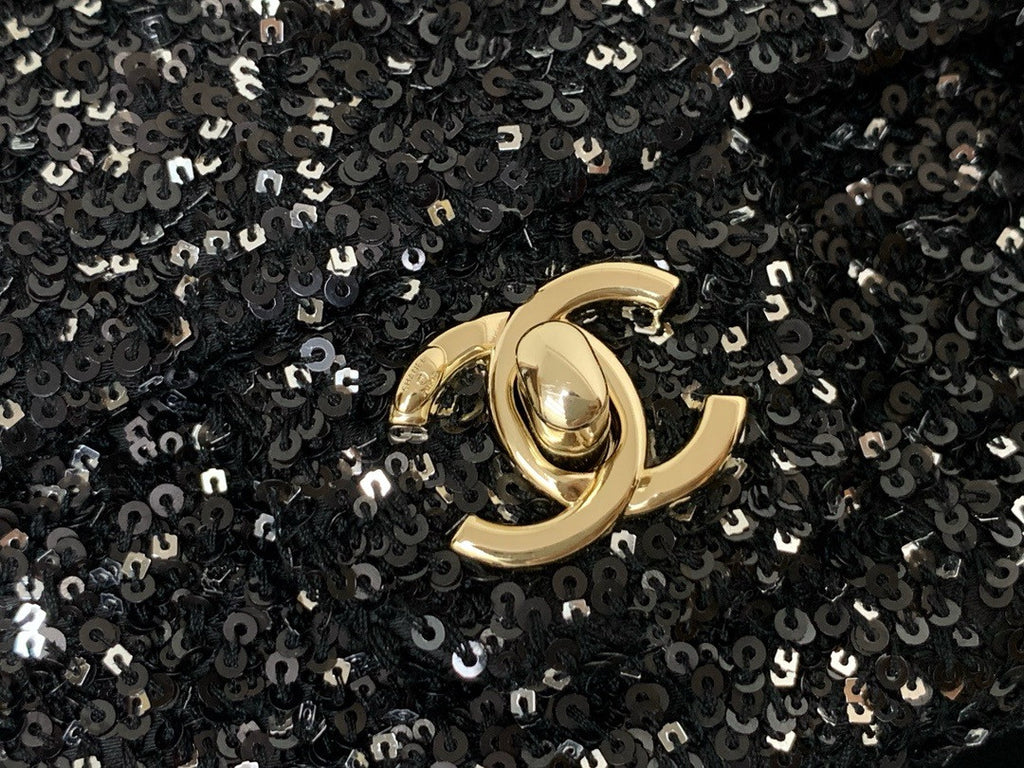 CHANEL FALL-WINTER 2024/25 BLACK EVENING BAG Sequins & Gold-Tone Metal