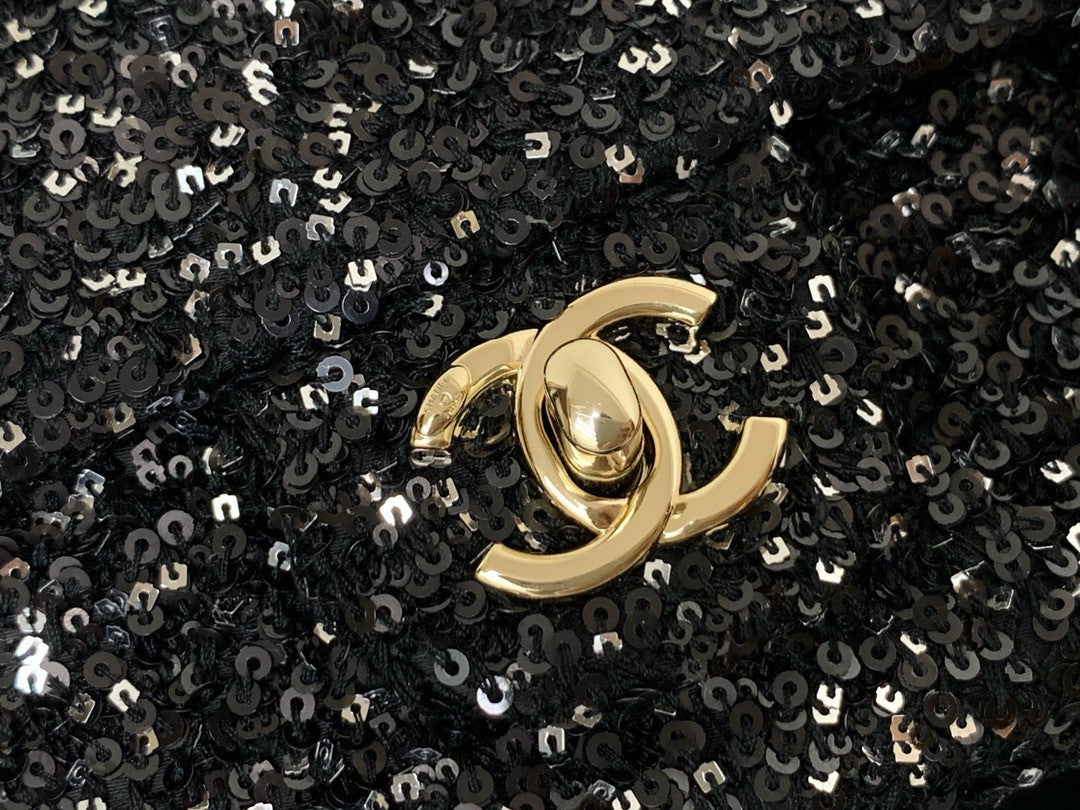 CHANEL FALL-WINTER 2024/25 BLACK EVENING BAG Sequins & Gold-Tone Metal