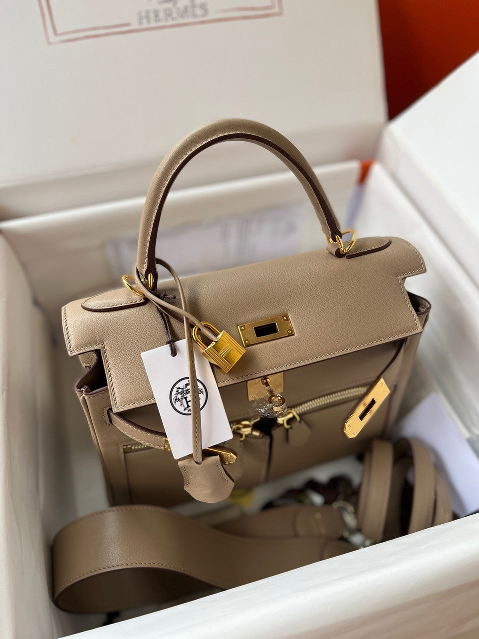 Hermes LIMITED EDITION TRENCH SWIFT LEATHER LAKIS KELLY 28 WITH GOLD HARDWARE