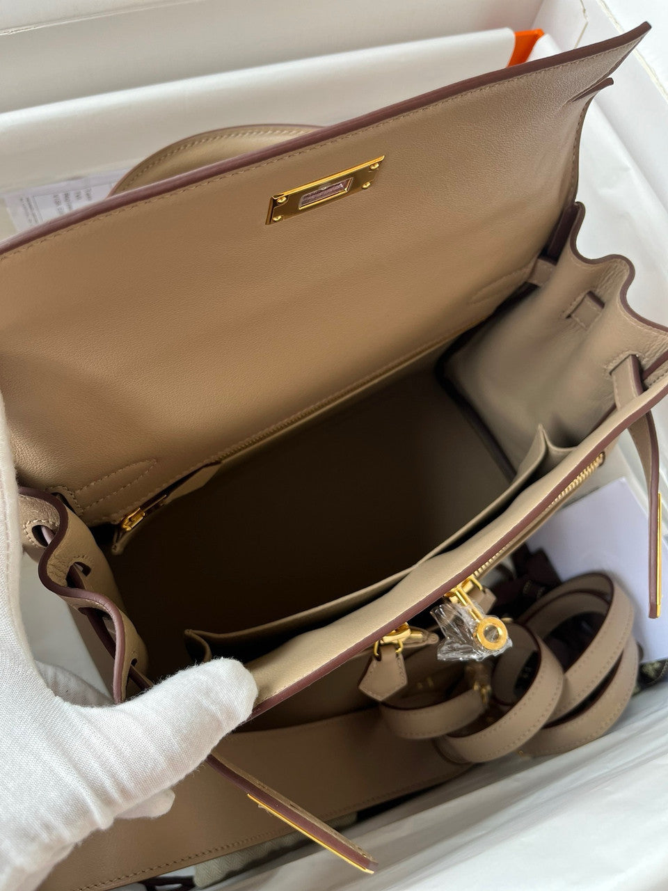 Hermes LIMITED EDITION TRENCH SWIFT LEATHER LAKIS KELLY 28 WITH GOLD HARDWARE
