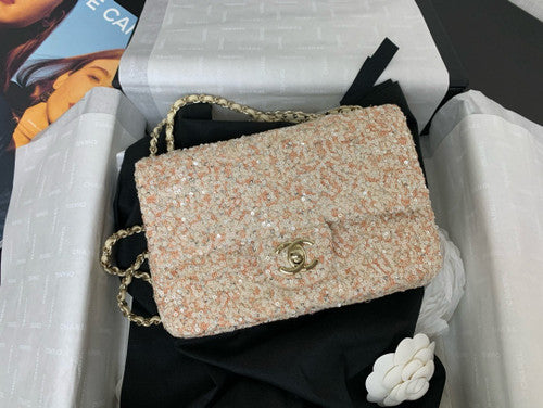 CHANEL FALL-WINTER 2024/25 BEIGE EVENING BAG Sequins & Gold-Tone Metal