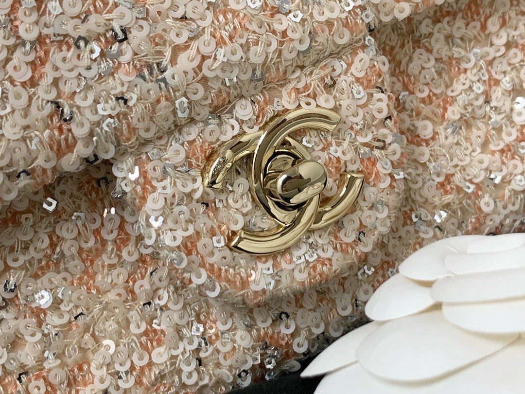 CHANEL FALL-WINTER 2024/25 BEIGE EVENING BAG Sequins & Gold-Tone Metal