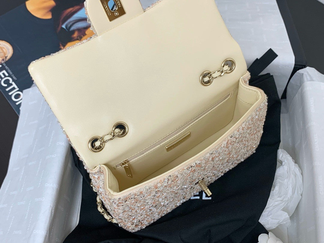 CHANEL FALL-WINTER 2024/25 BEIGE EVENING BAG Sequins & Gold-Tone Metal