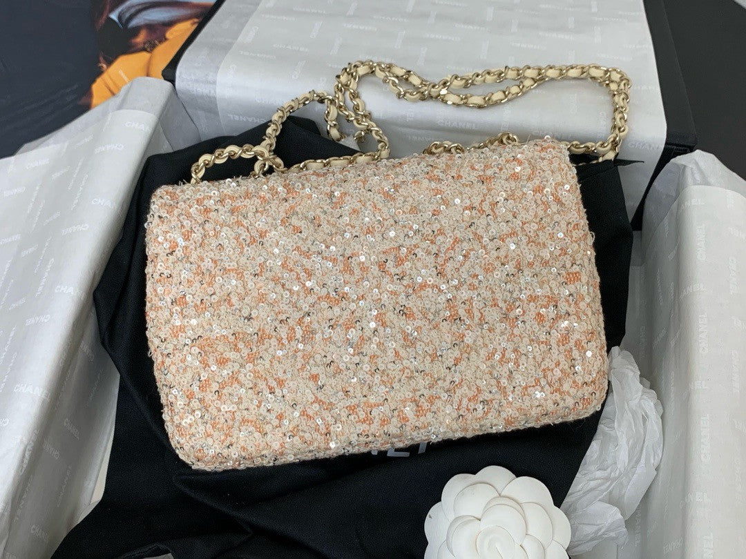 CHANEL FALL-WINTER 2024/25 BEIGE EVENING BAG Sequins & Gold-Tone Metal
