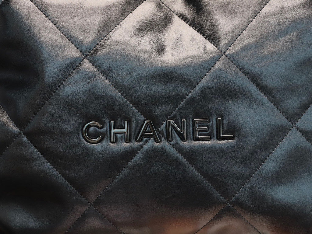 CHANEL 22 HANDBAG ALL-BLACK Medium AW 2022