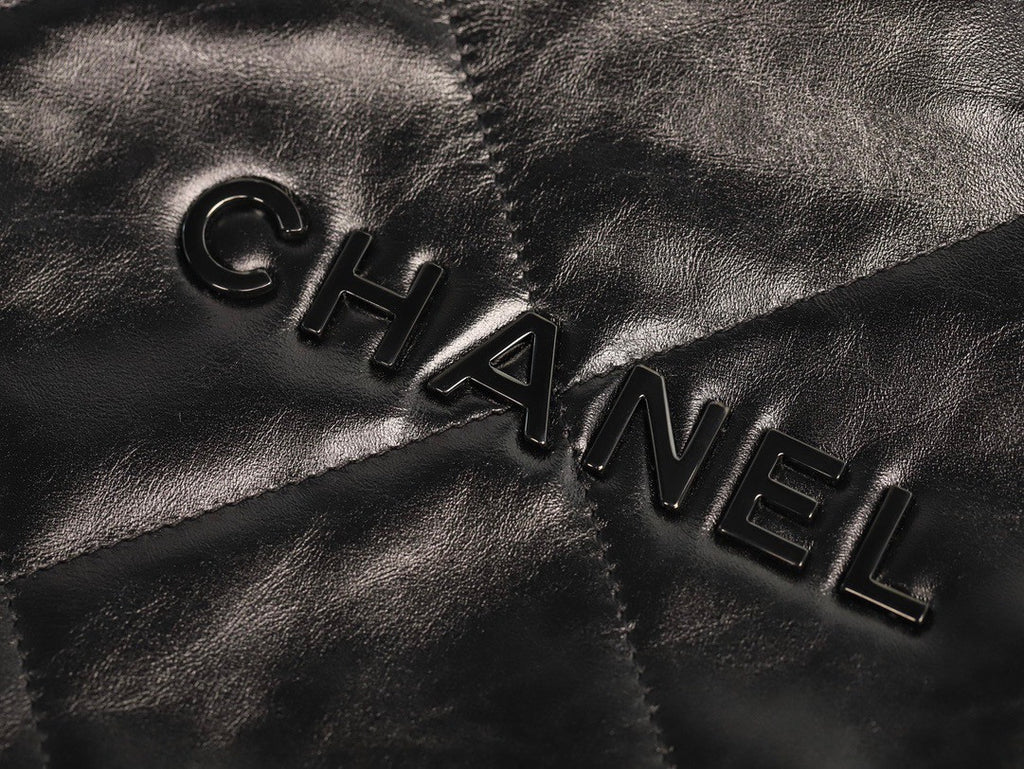 CHANEL 22 HANDBAG ALL-BLACK Medium AW 2022