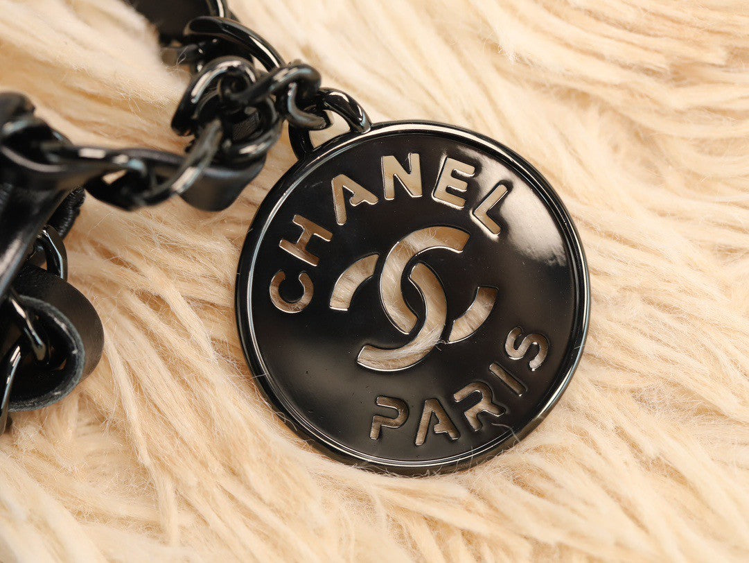 CHANEL 22 HANDBAG ALL-BLACK Medium AW 2022