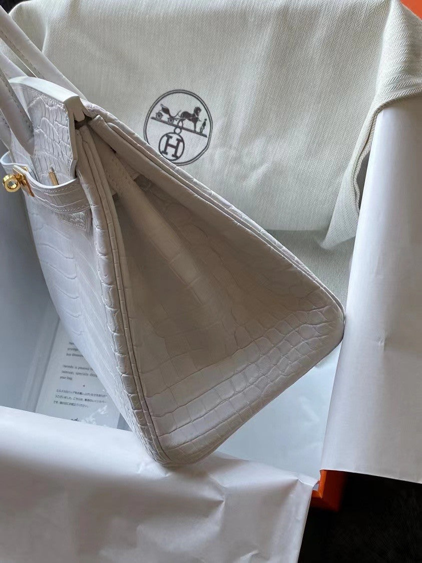 Hermes Birkin 30 in white Niloticus Crocodile with Gold hardware