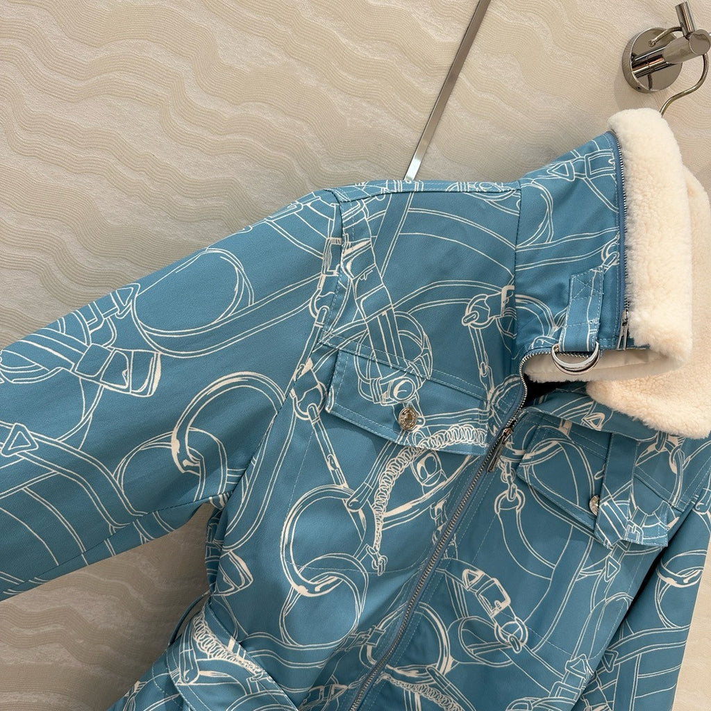 HERMES Coat with "Eperon d'Or Finesse" print