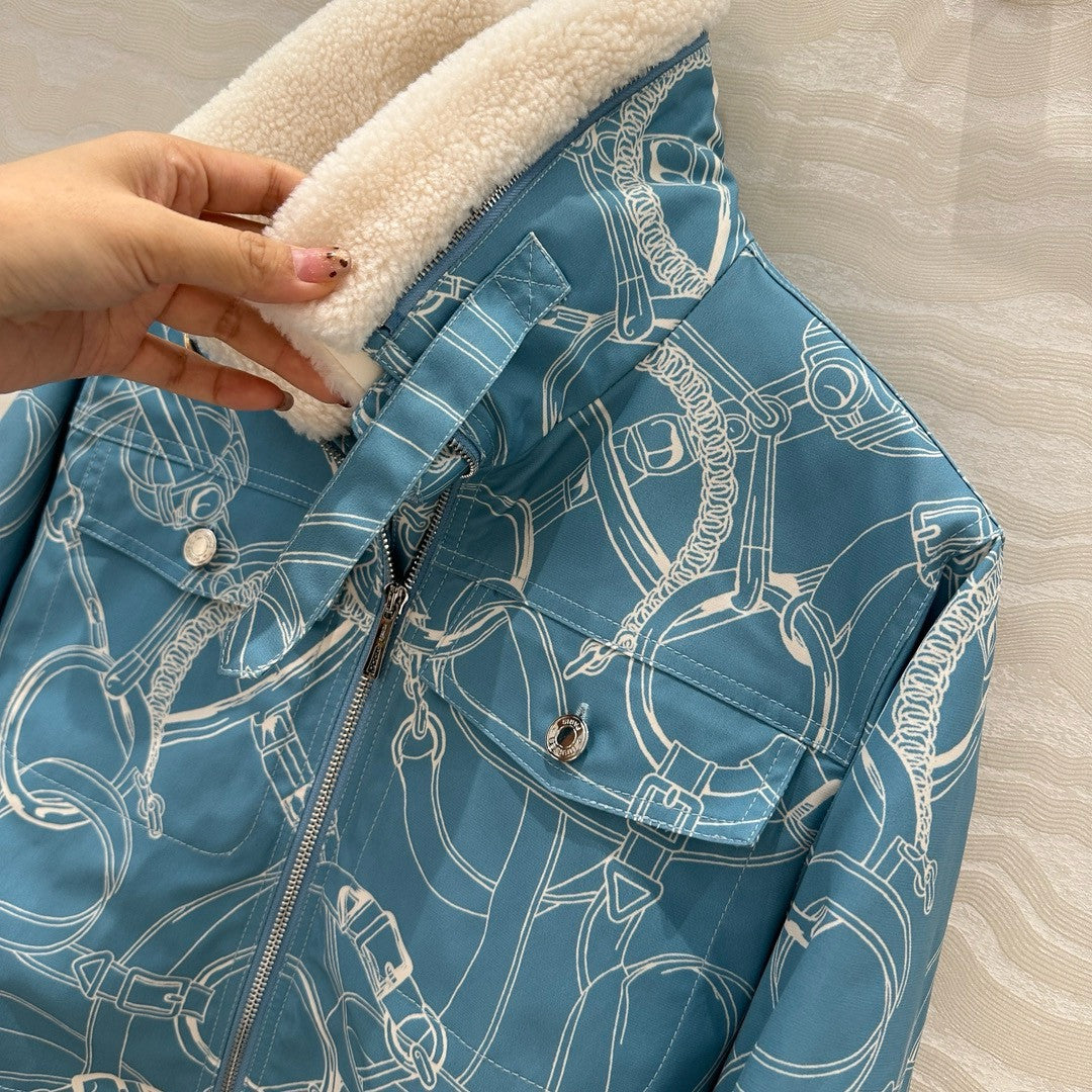 HERMES Coat with "Eperon d'Or Finesse" print