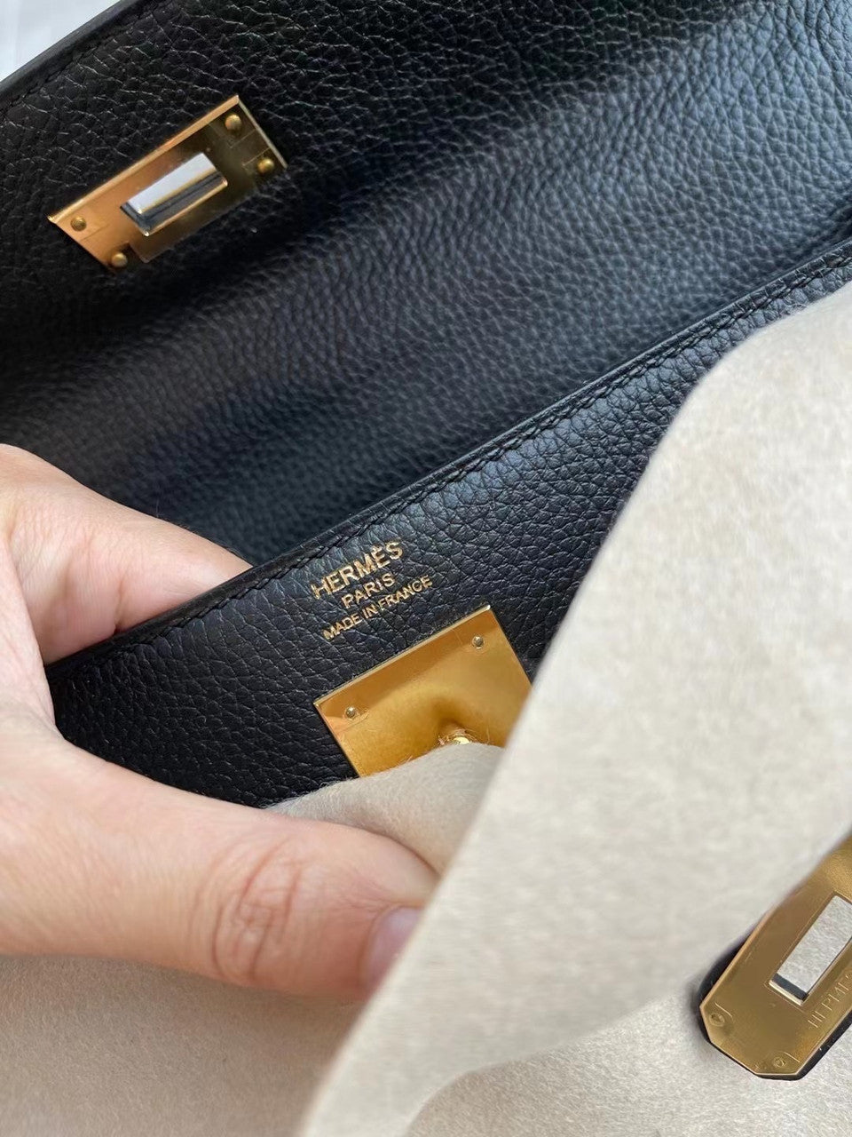 Hermes Black Kelly 28 cm Togo Gold Hardware