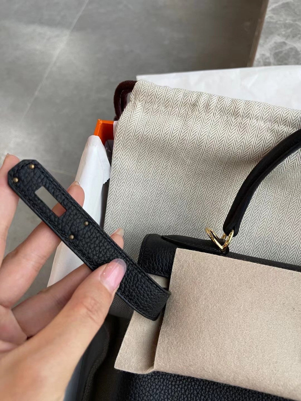 Hermes Black Kelly 28 cm Togo Gold Hardware