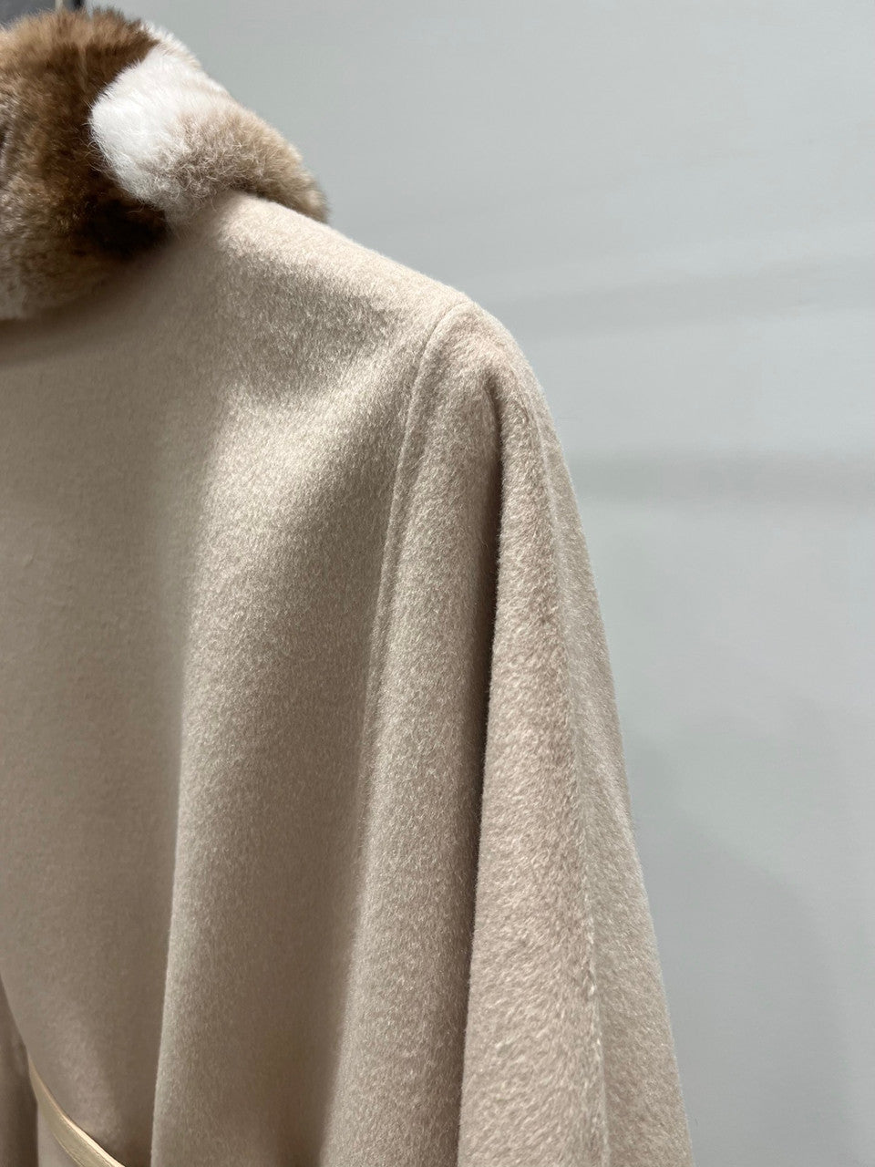 Loro Piana Salzburg Cape Cashmere Peanut Butter Melange