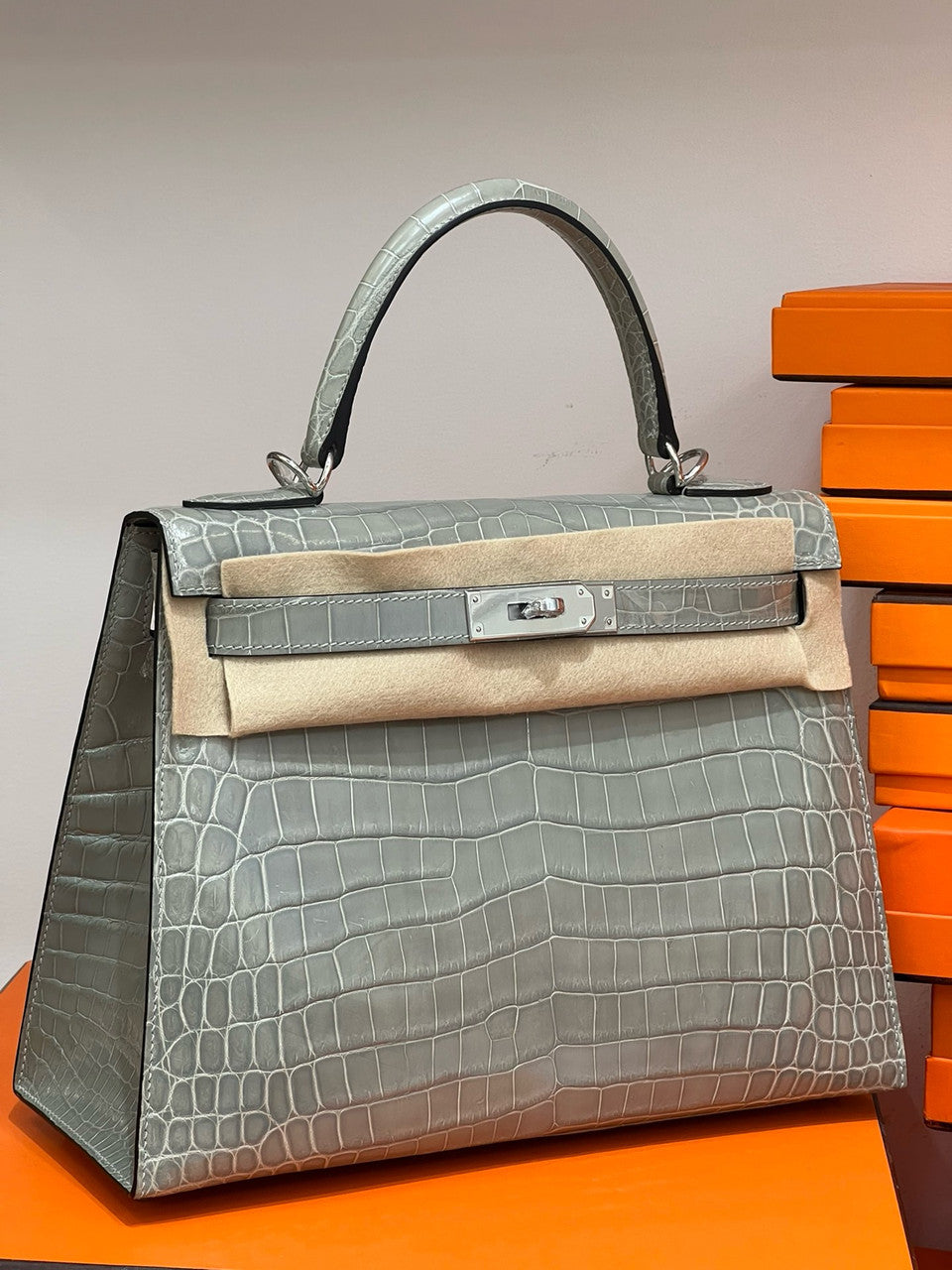 Hermes SHINY GRIS NILOTICUS CROCODILE KELLY 28 WITH Palladium HARDWARE
