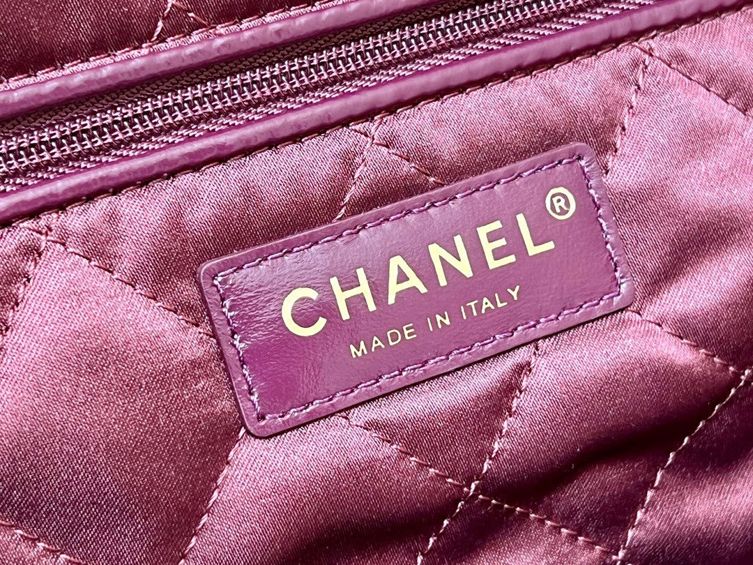 CHANEL 22 HANDBAG Bordeaux Medium SS 2023