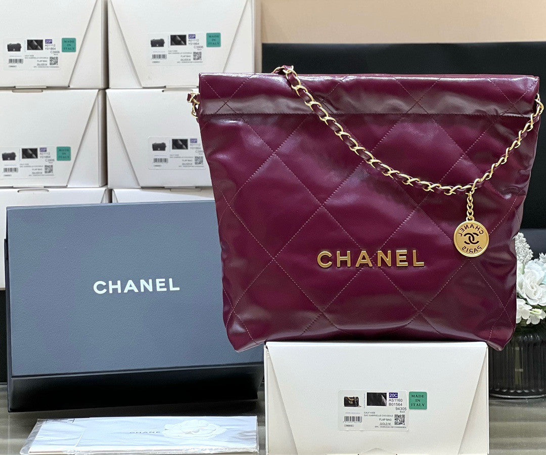 CHANEL 22 SMALL HANDBAG BORDEAUX GOLD LOGO