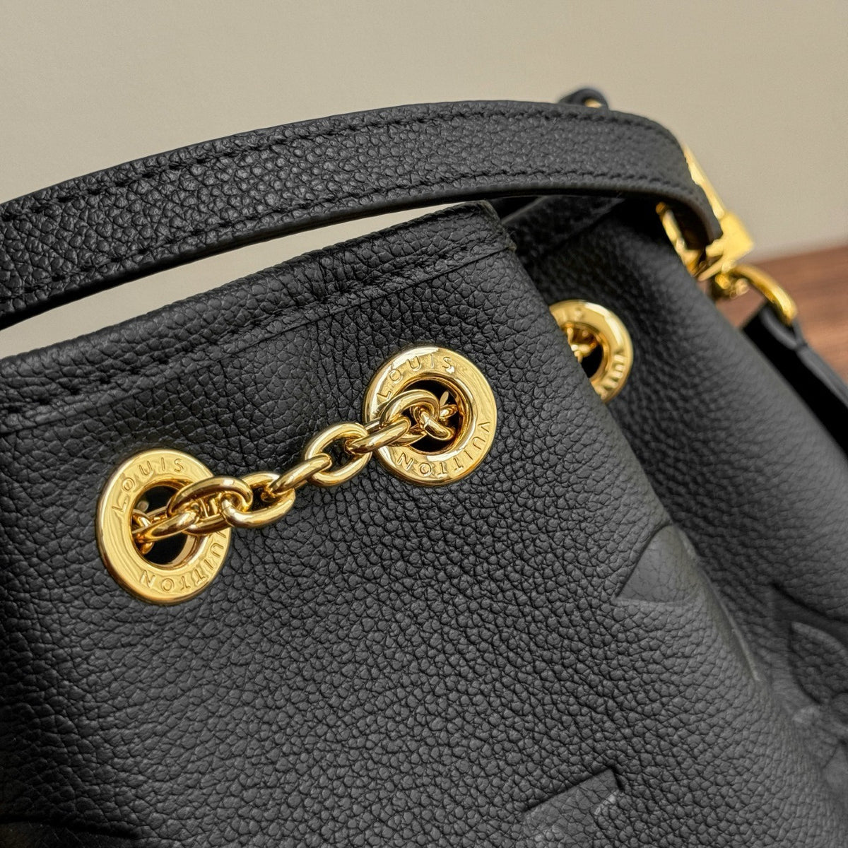 Louis Vuitton M47209 LV Bundle