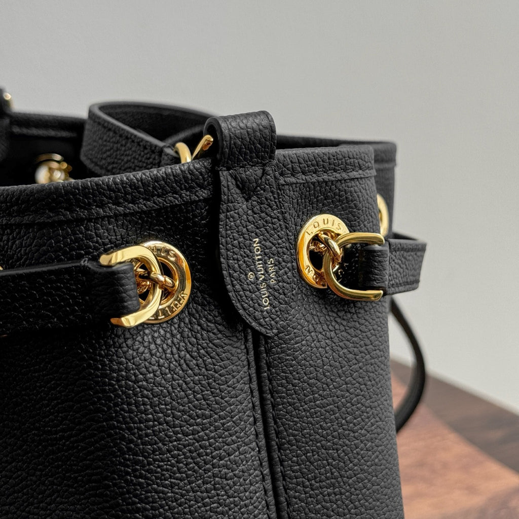 Louis Vuitton M47209 LV Bundle