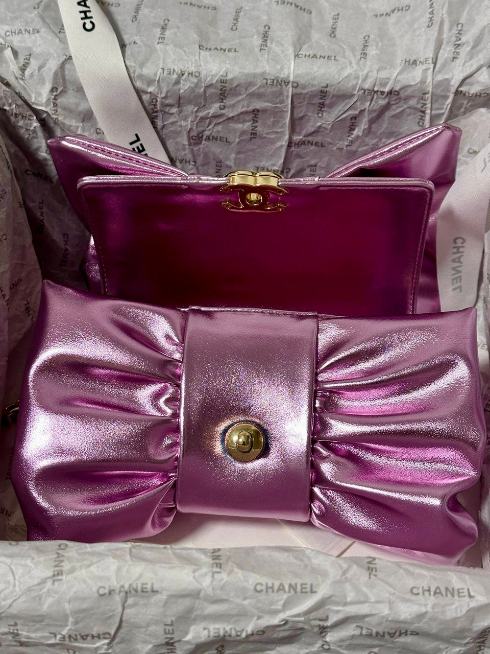 CHANEL BOW TIE CLUTCH PINK