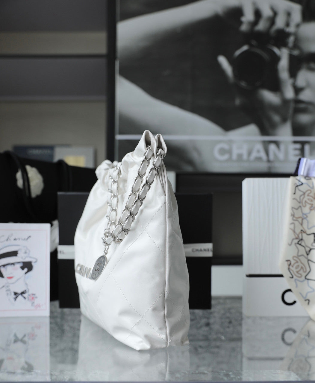 CHANEL 22 SMALL HANDBAG WHITE SILVER LOGO