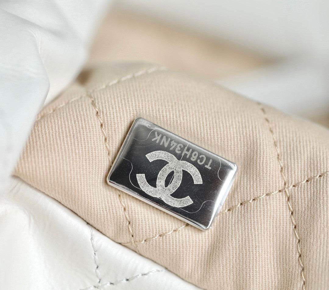 CHANEL 22 SMALL HANDBAG WHITE SILVER LOGO