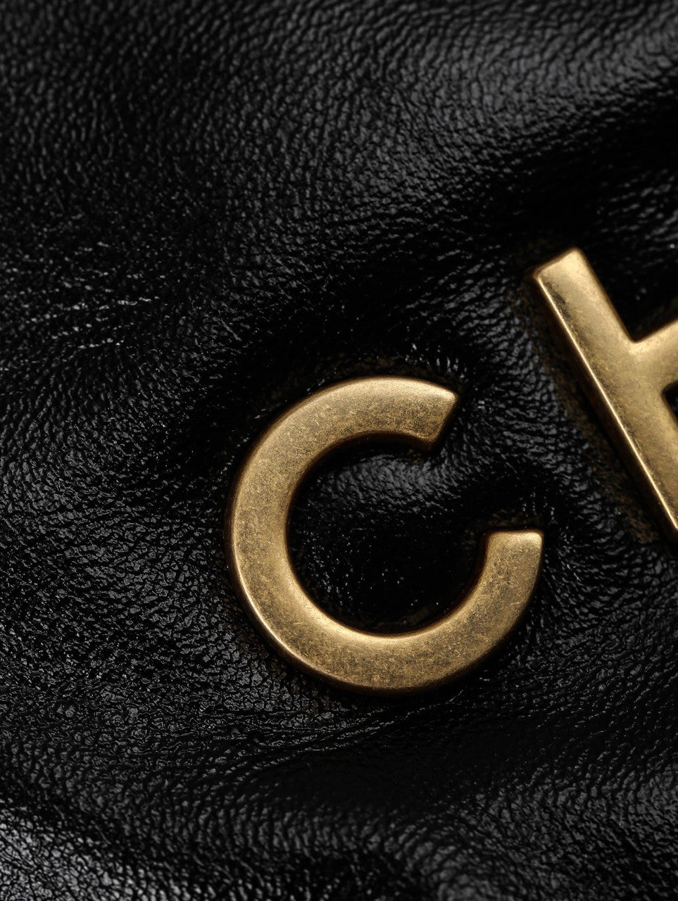 CHANEL 22 MINI HANDBAG GOLD LOGO BLACK SS2023 BLACK