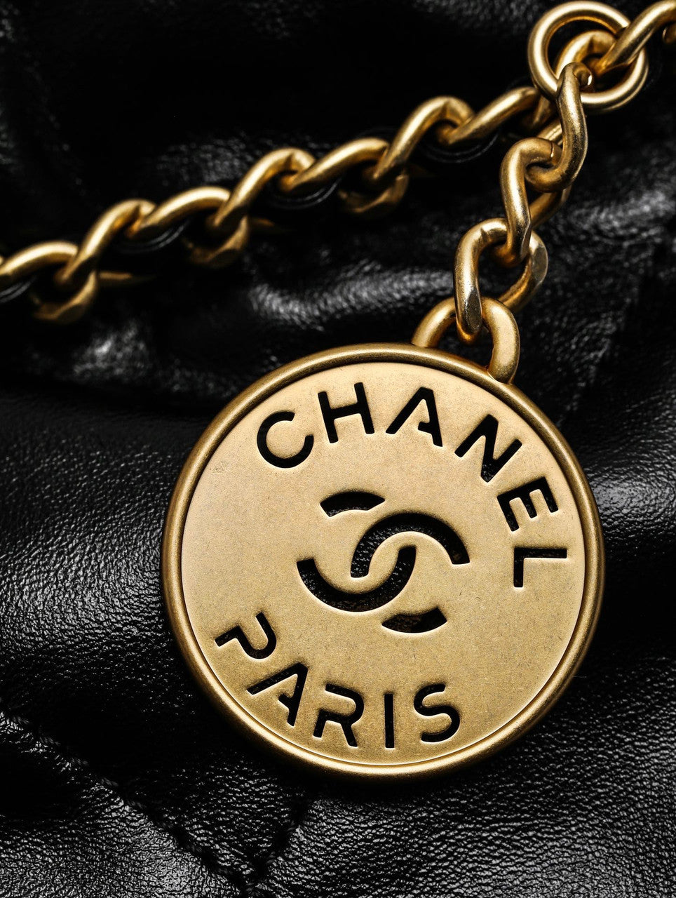 CHANEL 22 MINI HANDBAG GOLD LOGO BLACK SS2023 BLACK