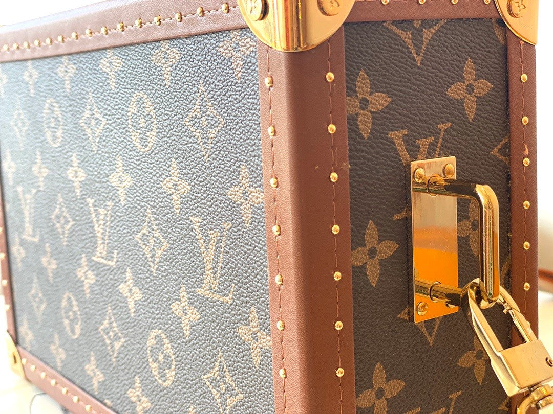 Louis Vuitton Portable Clutch Speakers
