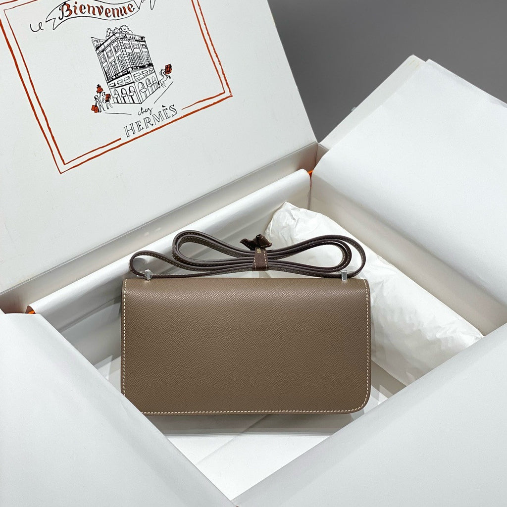 Hermès Constance Elan handbag in Etoupe Epsom with Palladium Hardware