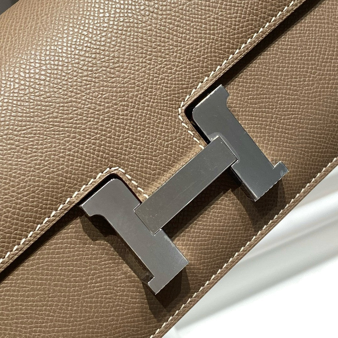 Hermès Constance Elan handbag in Etoupe Epsom with Palladium Hardware