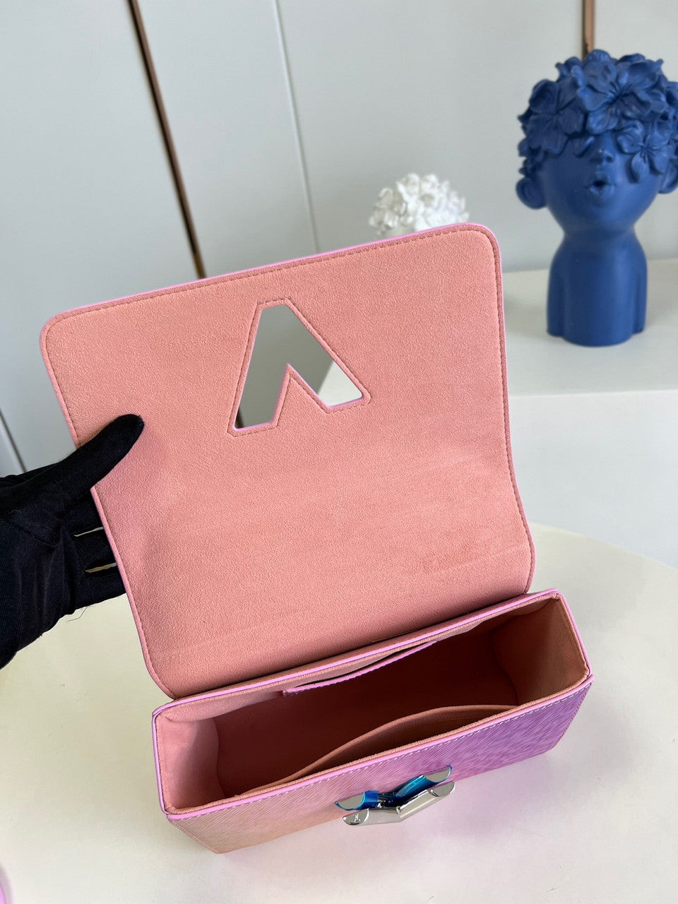 Louis Vuitton M59894 TWIST MM BAG