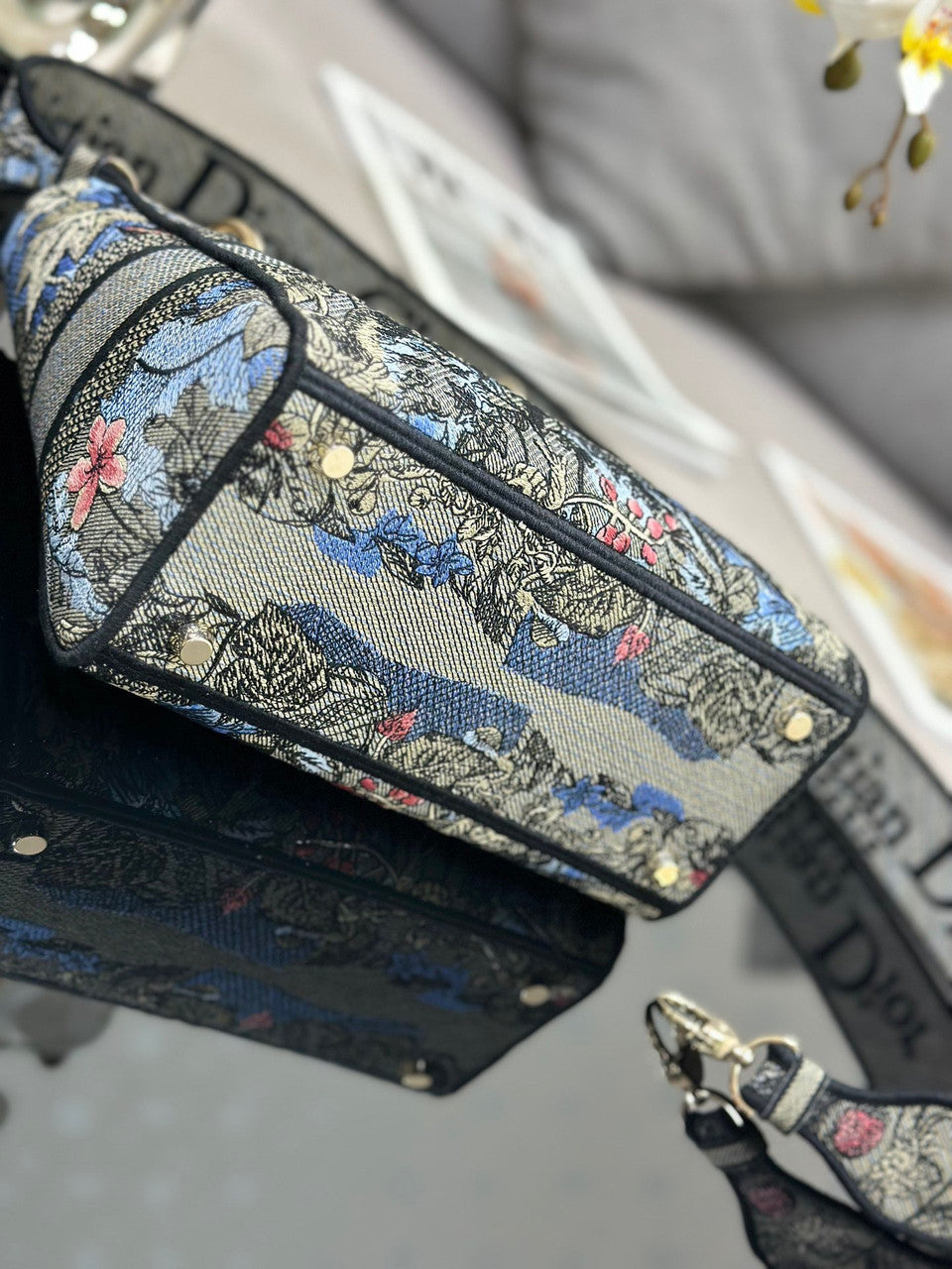Christian Dior MEDIUM DENIM LADY D-LITE BAG SS2023 Denim Multicolor Dior Jardin Magique Embroidery