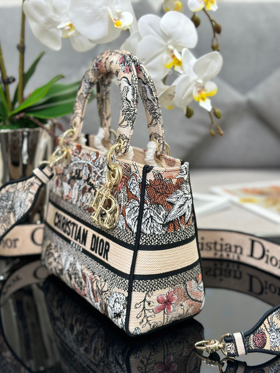 Christian Dior MEDIUM LADY D-LITE BAG Powder Pink Dior Jardin Magique Embroidery