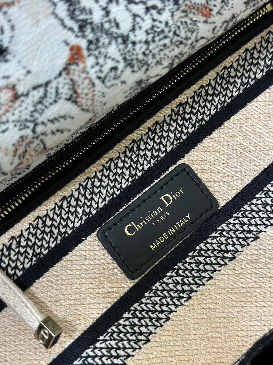 Christian Dior MEDIUM LADY D-LITE BAG Powder Pink Dior Jardin Magique Embroidery