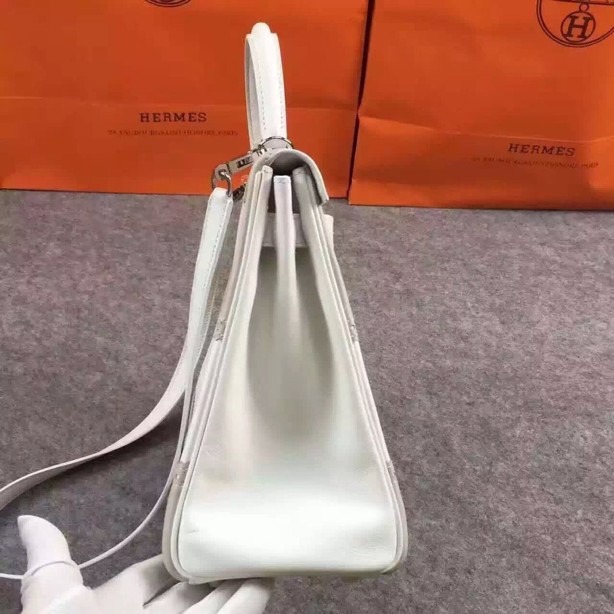 Hermes Limited Edition Blanc & Gris Perle Ghillie Kelly 32cm Swift Palladium Hardware