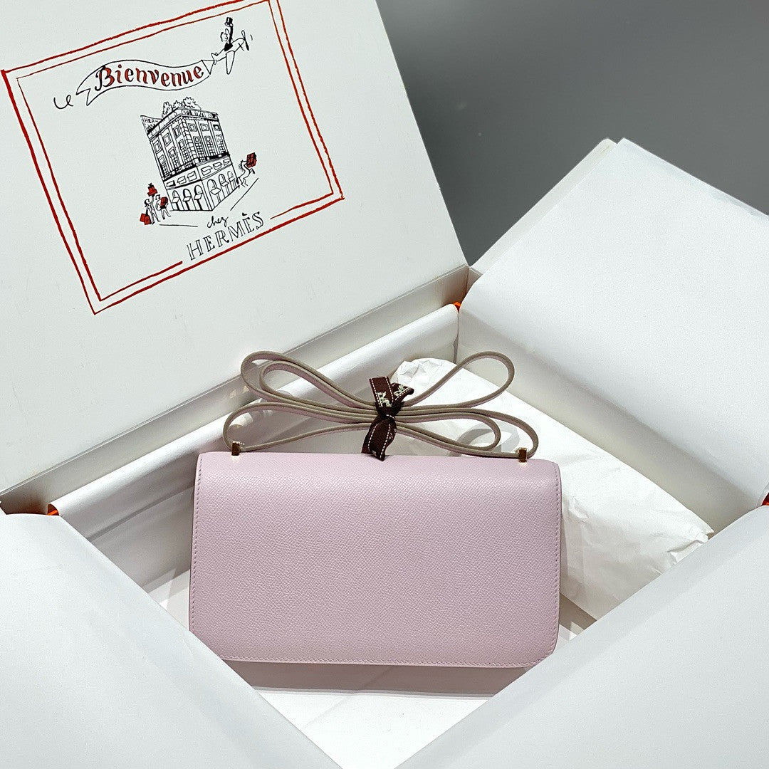 Hermès Constance Elan handbag in Mauve Sylvestre Epsom with Gold Hardware.