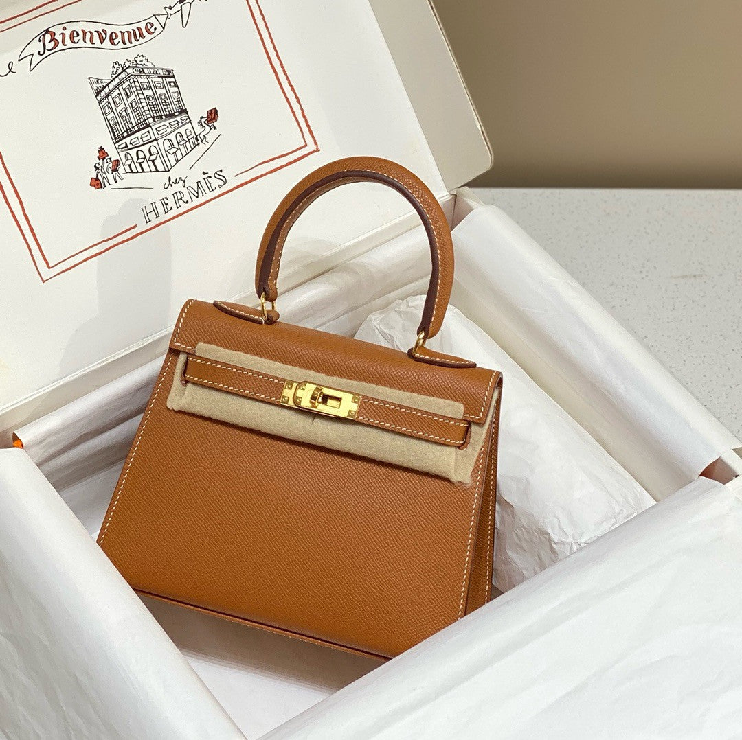 Hermès Vintage Kelly Sellier 20 bag Gold