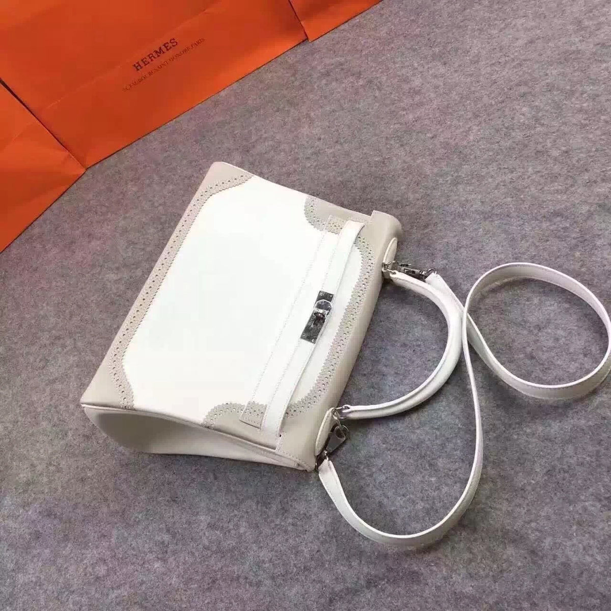 Hermes Limited Edition Blanc & Gris Perle Ghillie Kelly 32cm Swift Palladium Hardware