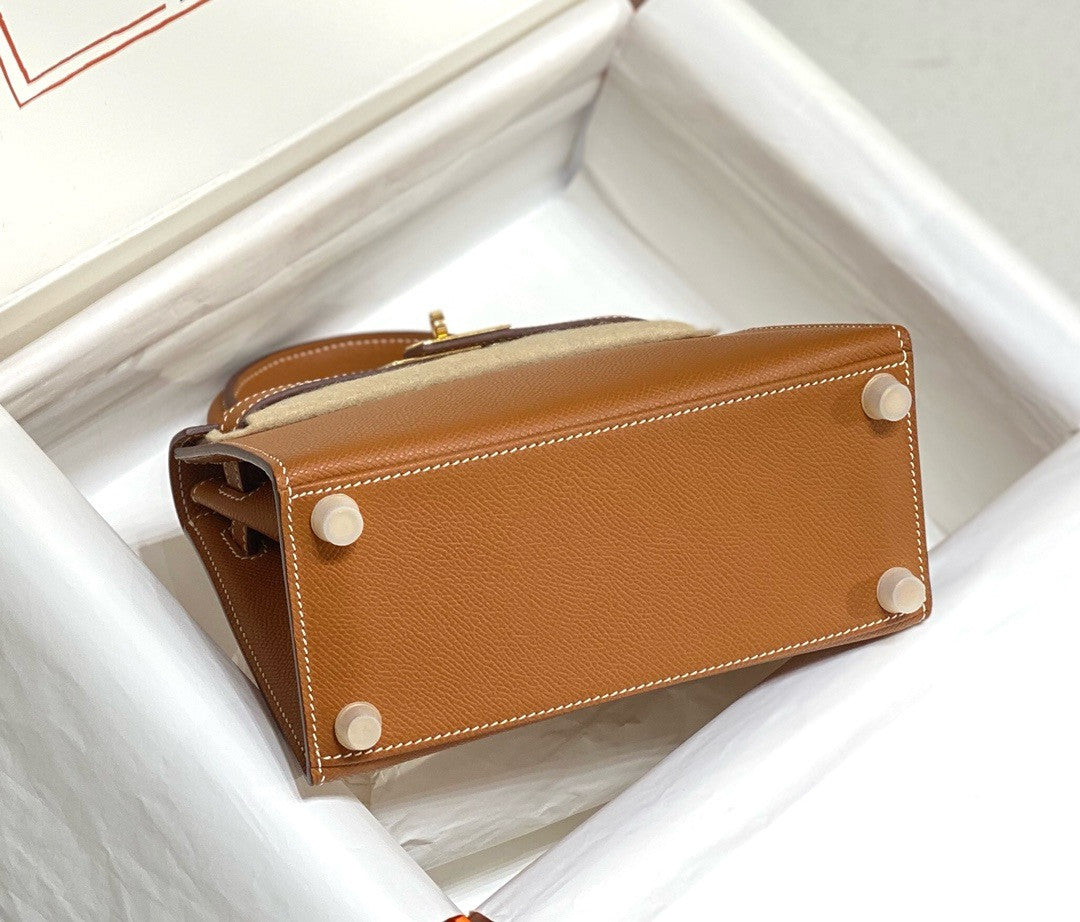 Hermès Vintage Kelly Sellier 20 bag Gold