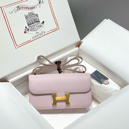 Hermès Constance Elan handbag in Mauve Sylvestre Epsom with Gold Hardware.