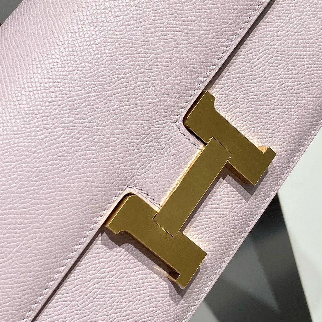 Hermès Constance Elan handbag in Mauve Sylvestre Epsom with Gold Hardware.