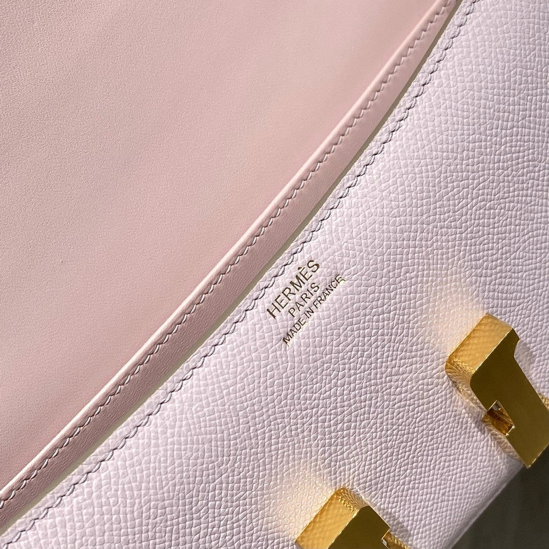 Hermès Constance Elan handbag in Mauve Sylvestre Epsom with Gold Hardware.