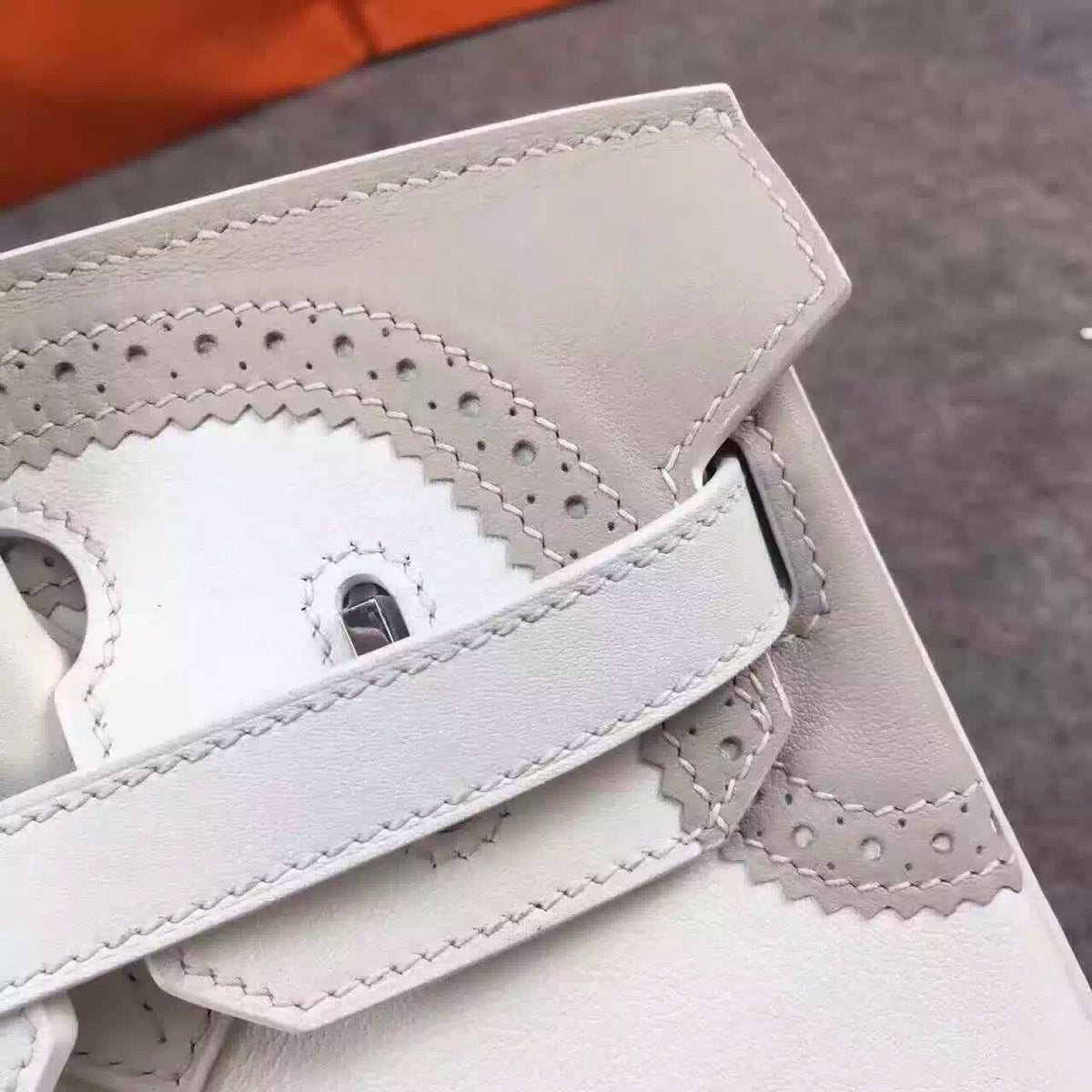 Hermes Limited Edition Blanc & Gris Perle Ghillie Kelly 32cm Swift Palladium Hardware