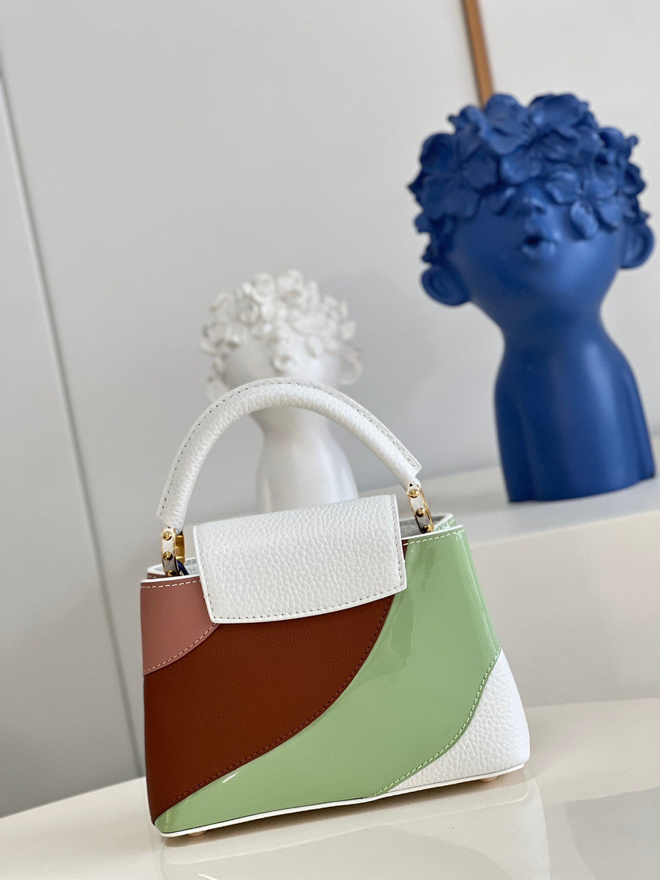 Louis Vuitton M59864 CAPUCINES MINI BAG